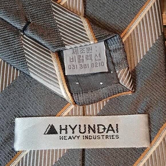 Hyundai Heavy Industries Silk Repp Gray Striped Tie (0403) - Picture 3 of 6
